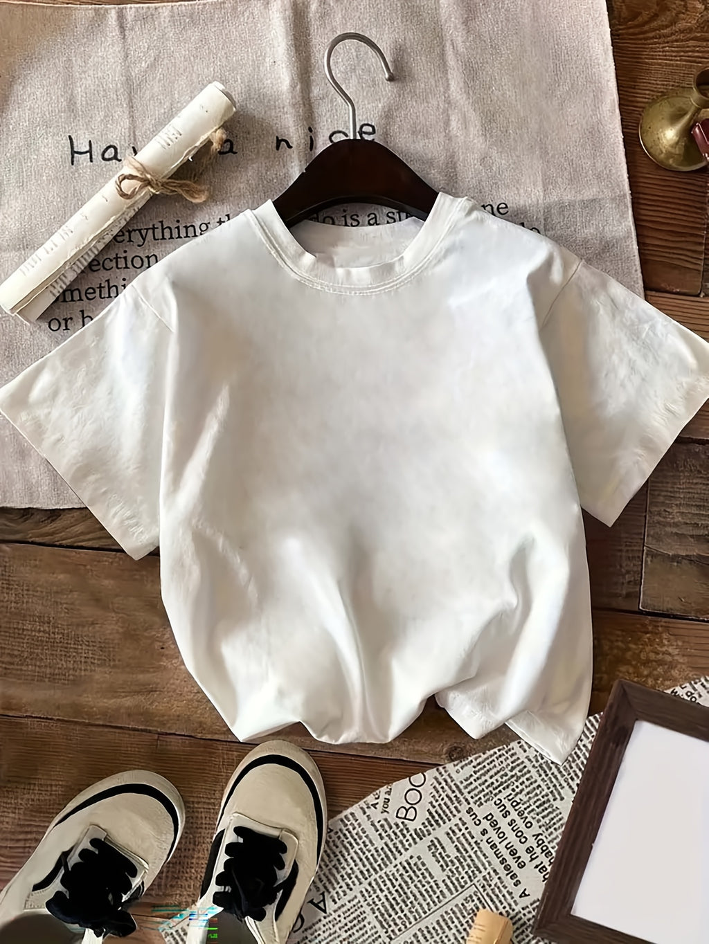 "ON WHEELS" GRAPHIC T-SHIRT